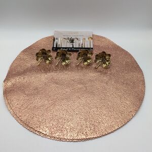 NWT Colordrift Rose Gold Circle Vinyl Wipe Clean Placemats 4 Clover Napkin Rings